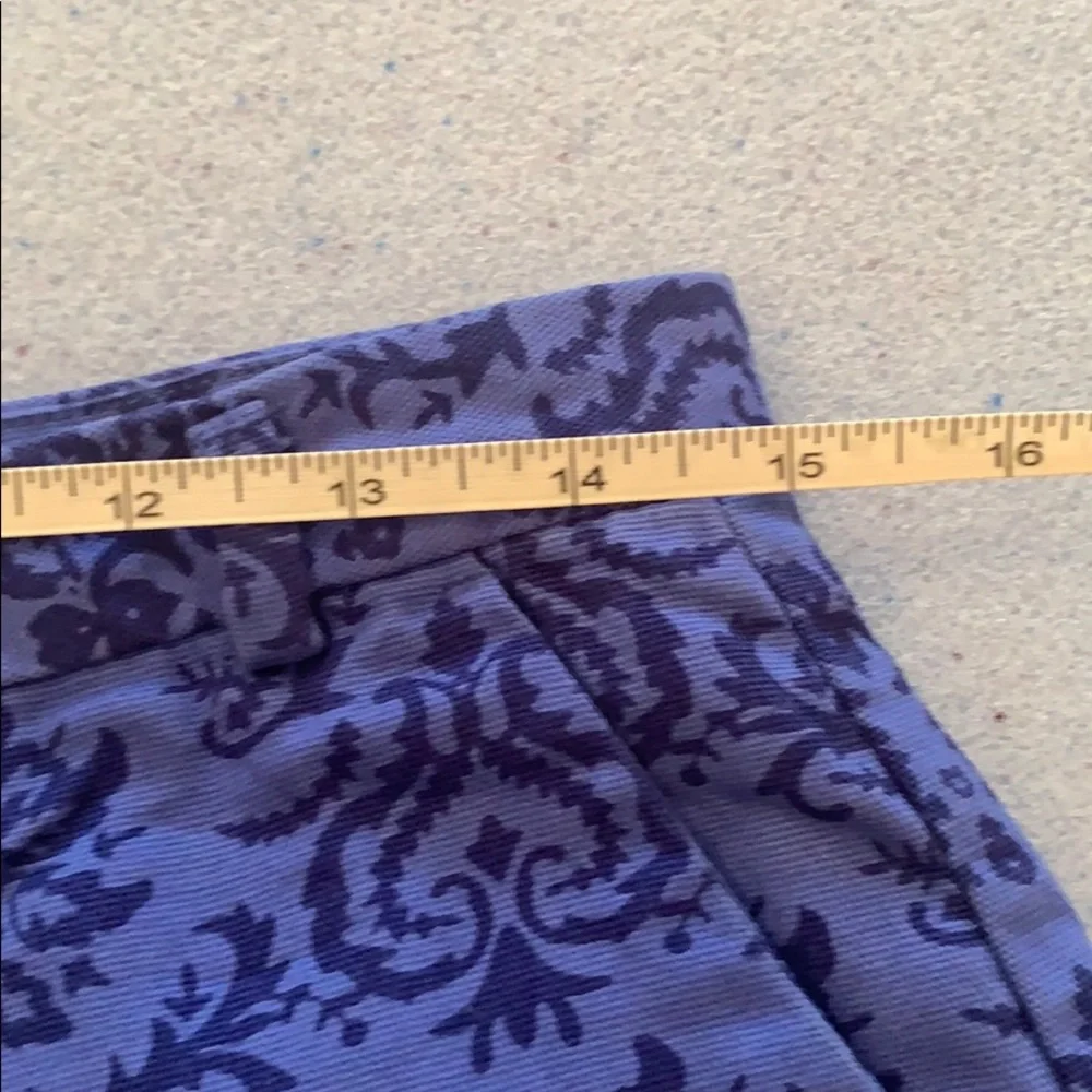 Gap short shorts size 0 blue pattern‎